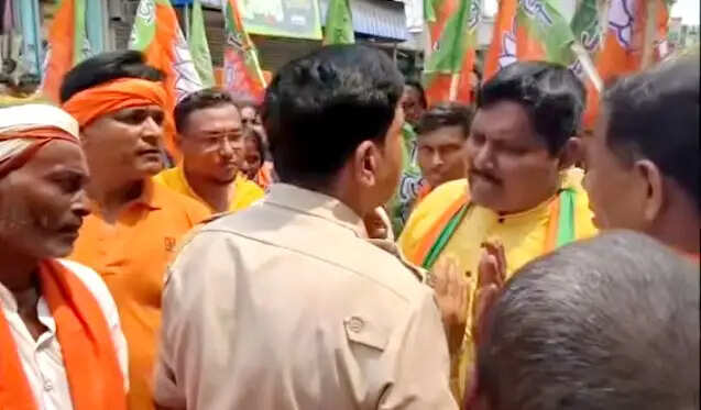 चुनाव प्रचार के दौरान भाजपा-तृणमूल समर्थकों में टकराव, आठ पुलिसकर्मी घायल