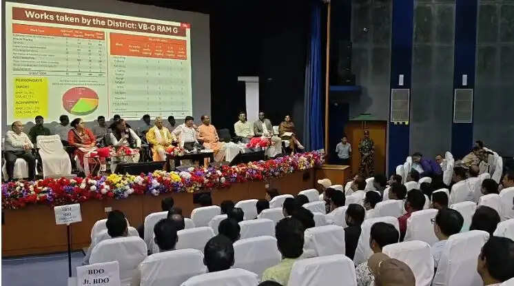 उत्तरकन्या में दार्जिलिंग-कालिम्पोंग की समीक्षा बैठक, विकास कार्यों और&nbsp;जीटीए पर हुई चर्चा