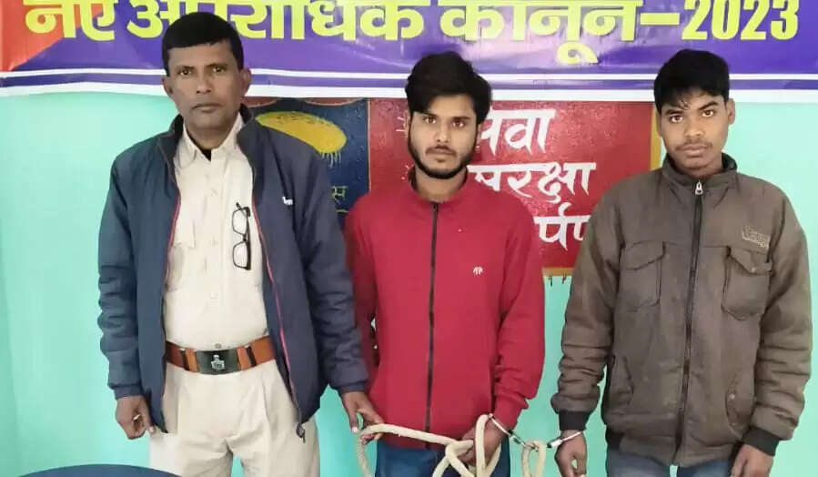 50 लीटर देशी शराब के साथ दो कारोबारी गिरफ्तार
