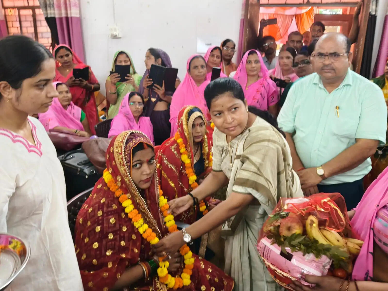 सेवा संकल्प अभियान में लाभार्थियों को मिला सम्मान, योजनाओं की दी जानकारी