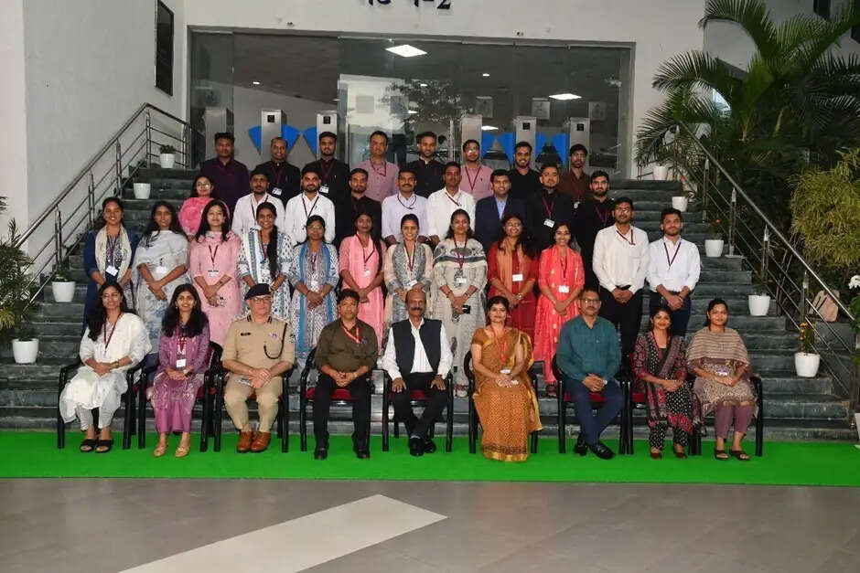 प्रशासनिक अधिकारियों की सबसे बड़ी पहचान ईमानदारी, सत्यनिष्ठा और जनसेवा : डीजीपी कैलाश मकवाणा
