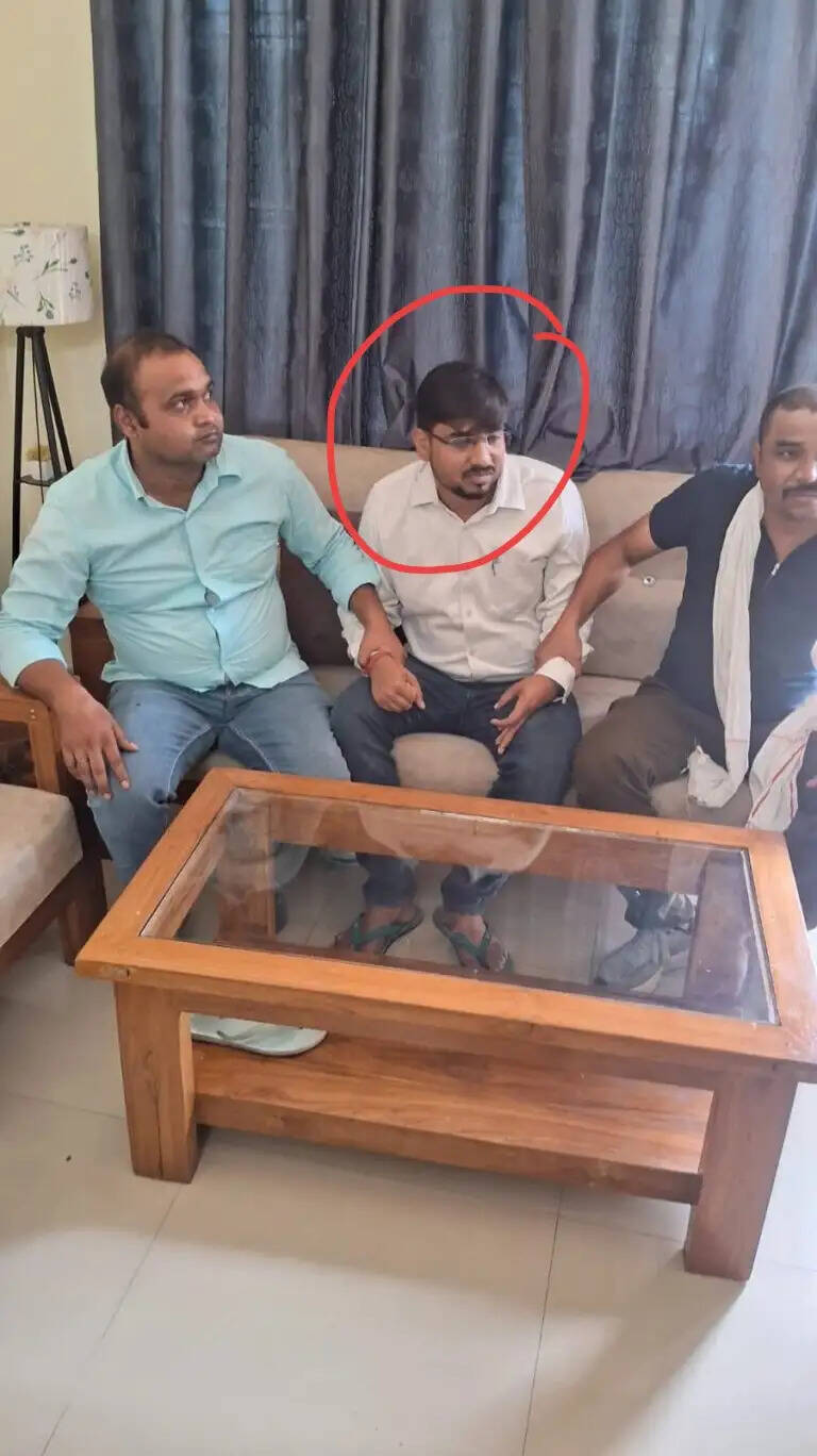 अनूपपुर में लोकायुक्त की बड़ी कार्रवाई: पीएचई के प्रभारी कार्यपालन यंत्री 30 हजार की रिश्वत लेते गिरफ्तार