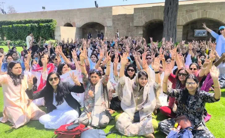 सीएपीएफ बिल के विरोध में सैन्य कर्मियों के परिजनों का राजघाट पर प्रदर्शन