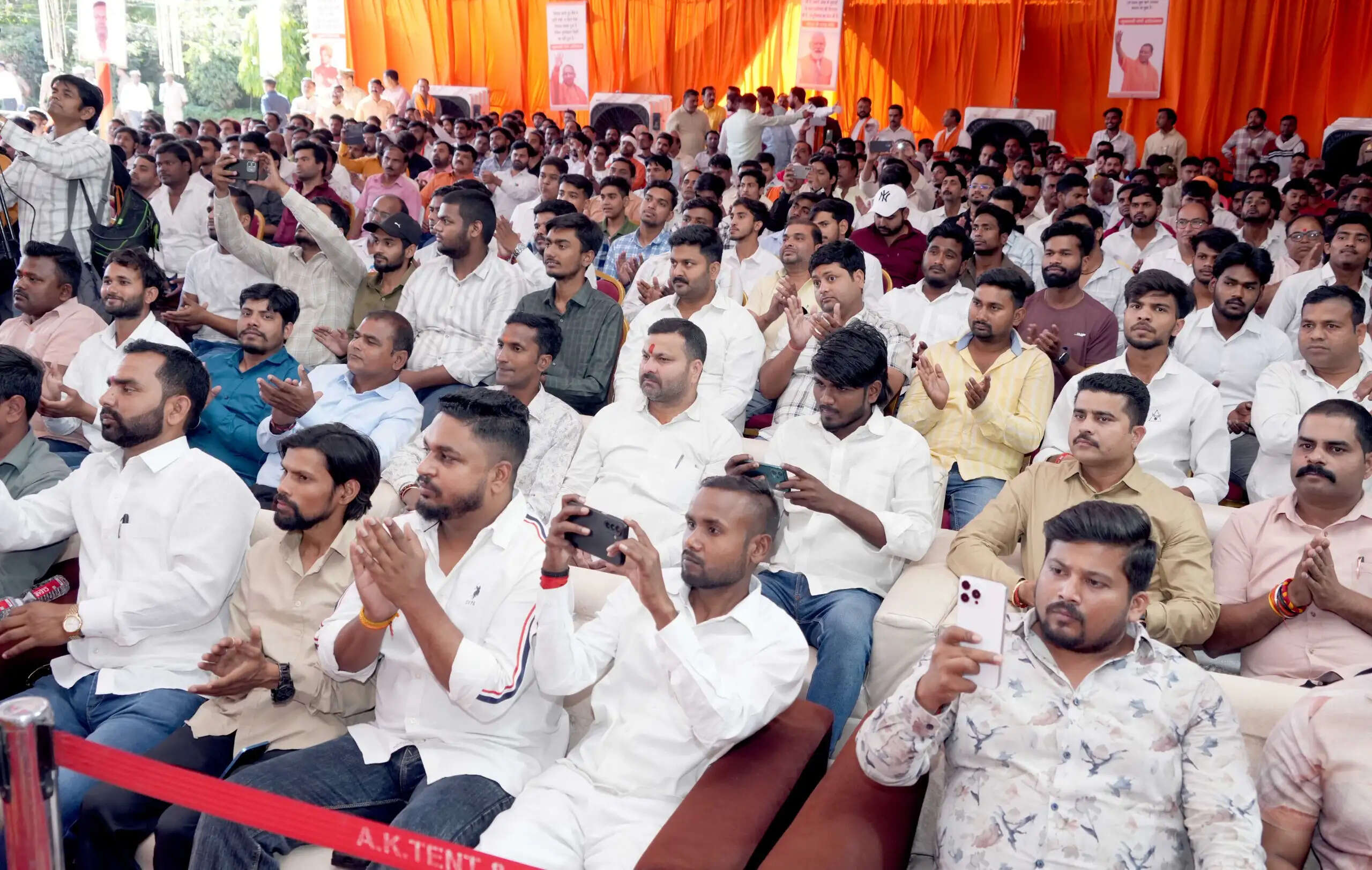 नकारात्मक नैरेटिव का मुंहतोड़ जवाब दें युवा कार्यकर्ता : सीएम योगी