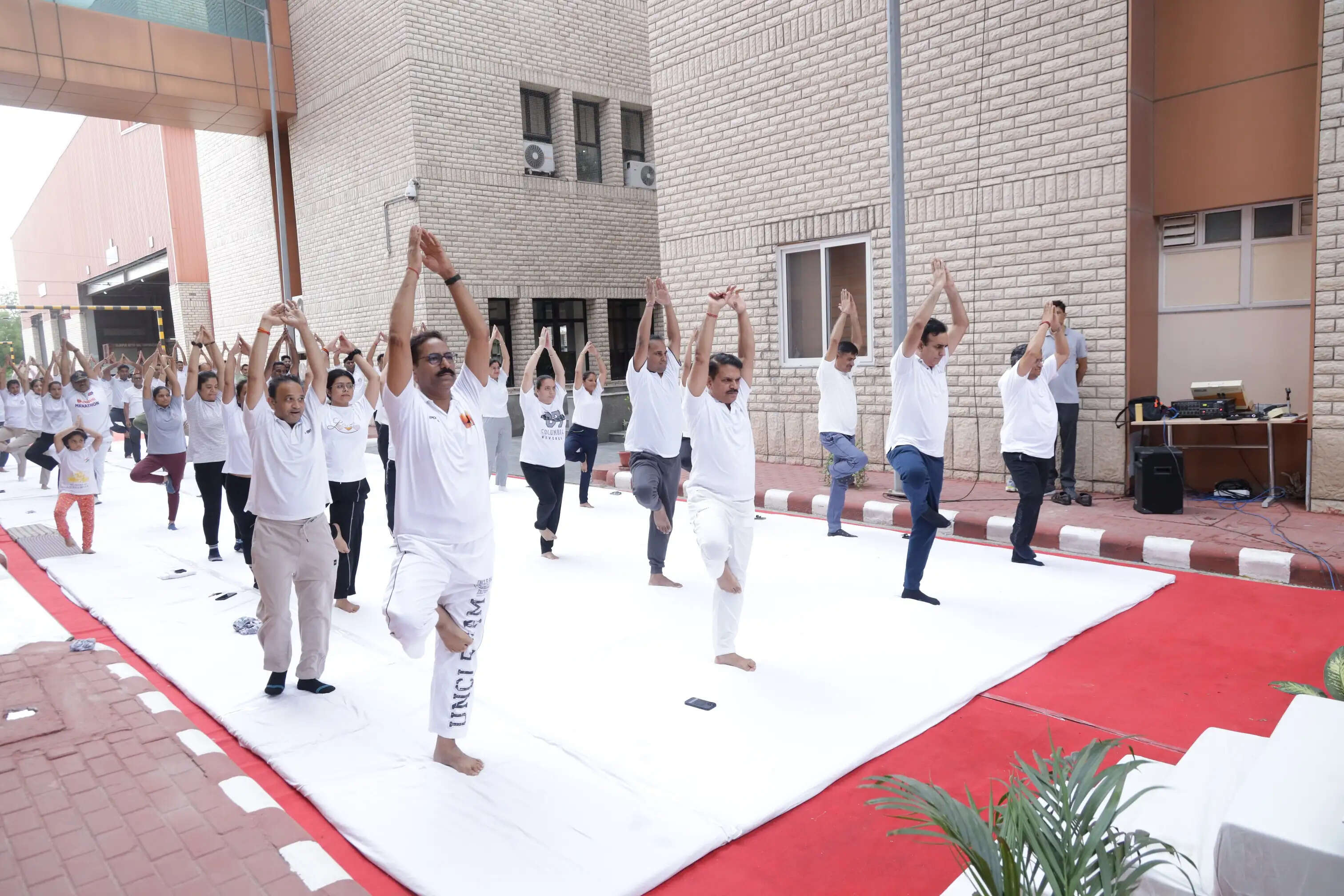 जयपुर मेट्रो में 12वें अंतरराष्ट्रीय योग दिवस पर योग शिविर का आयोजन