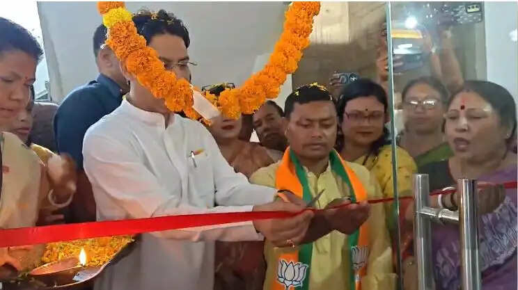 माटीगाड़ा-नक्सलबाड़ी विधानसभा क्षेत्र में चुनावी कार्यालय का उद्घाटन