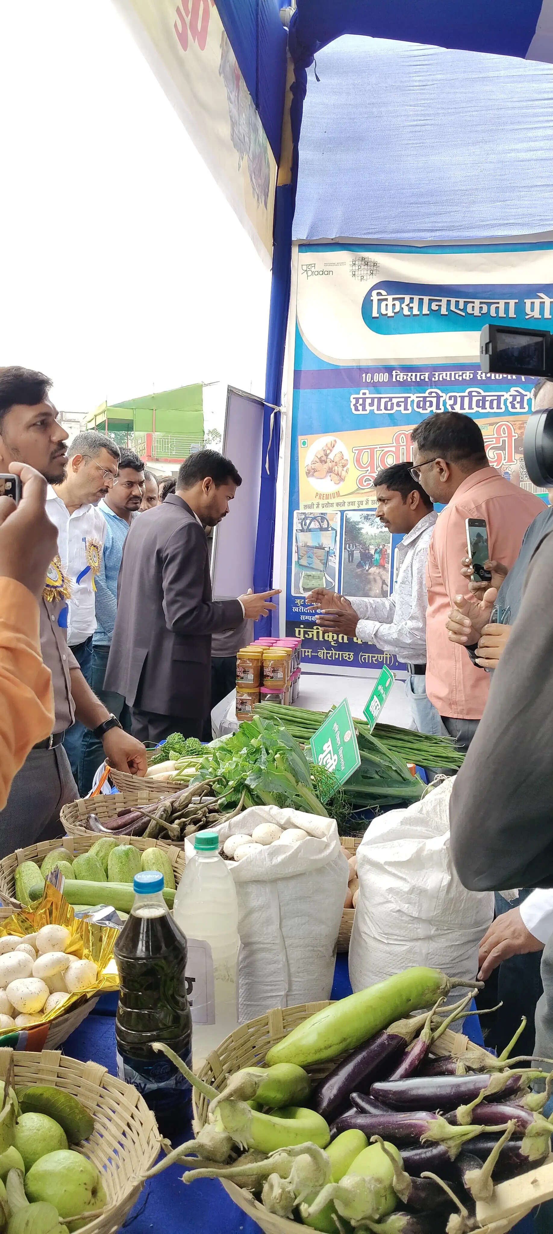 किशनगंज में बायो डीकंपोज़र तकनीक का सफल प्रयोग, 2000 से अधिक किसान लाभान्वित