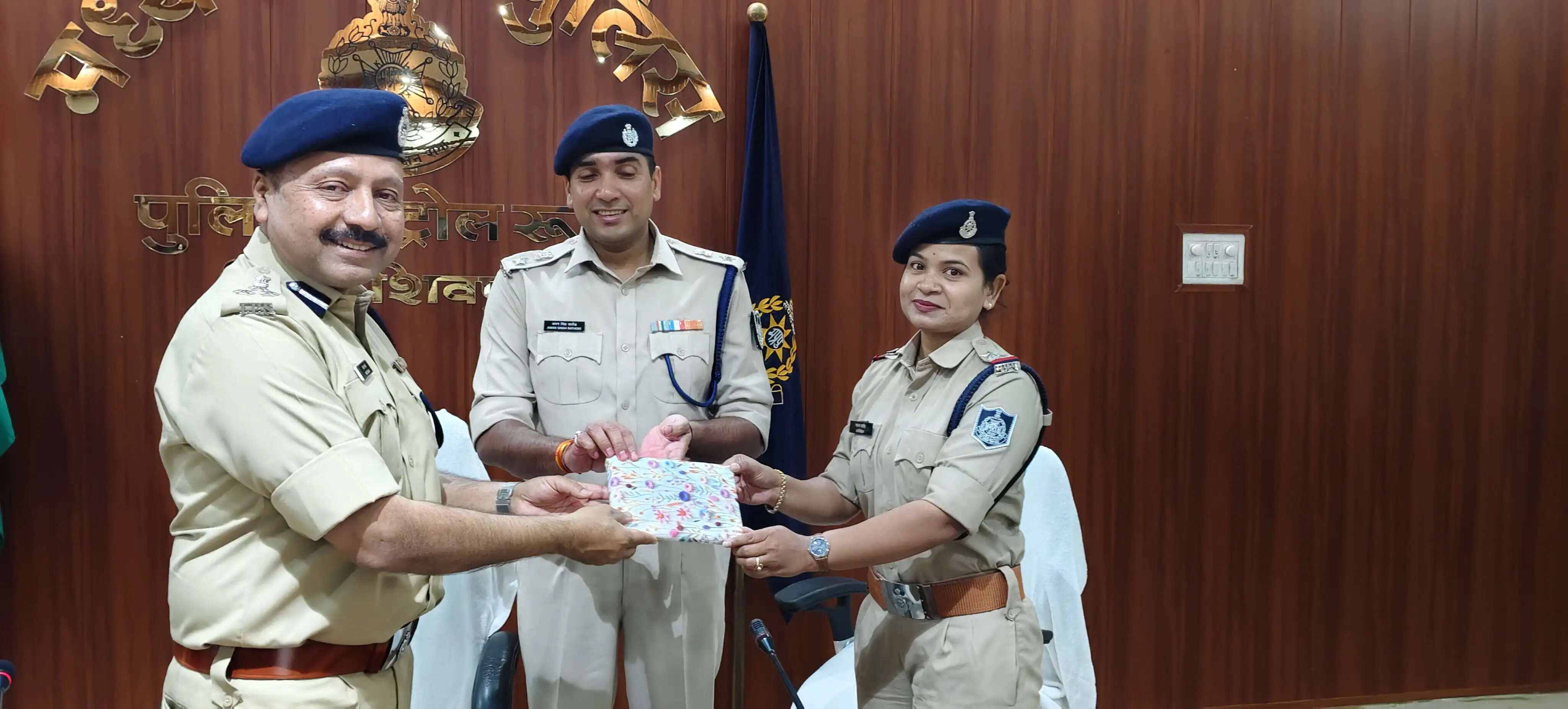 शिवपुरीः अंतरराष्ट्रीय महिला दिवस पर महिला पुलिसकर्मियों का हुआ सम्मान