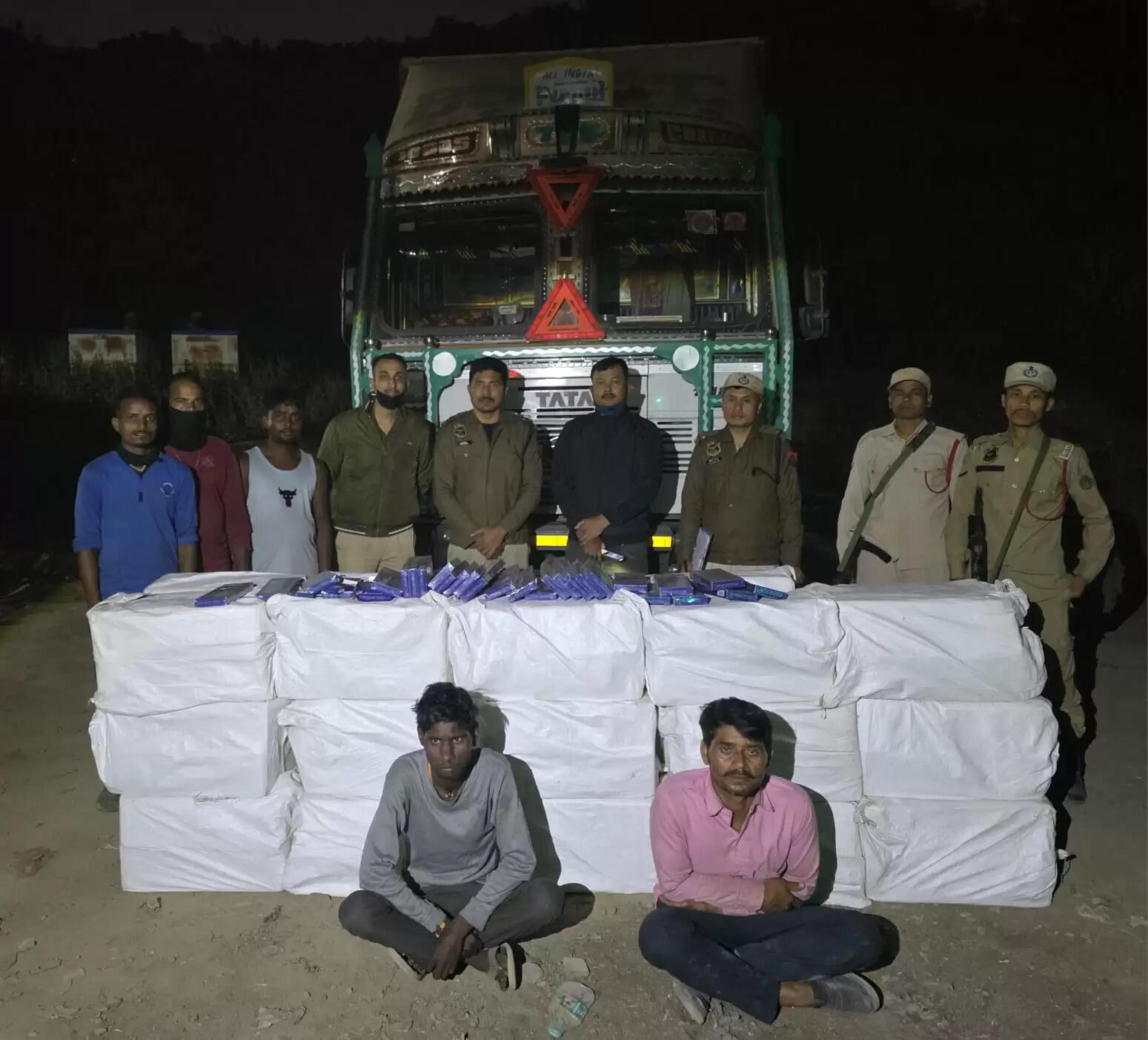 असम–मेघालय सीमा पर वाहन से 30 लाख की बर्मीज सिगरेट जब्त, दो गिरफ्तार