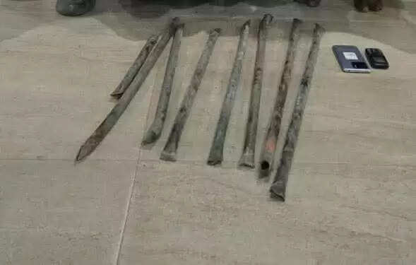 तीन चोर गिरफ्तार