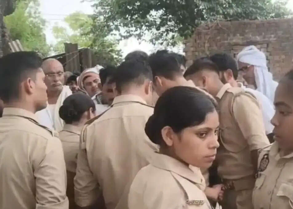 टिनशेड में करंट आने से महिला सहित दो लोगों की मौत