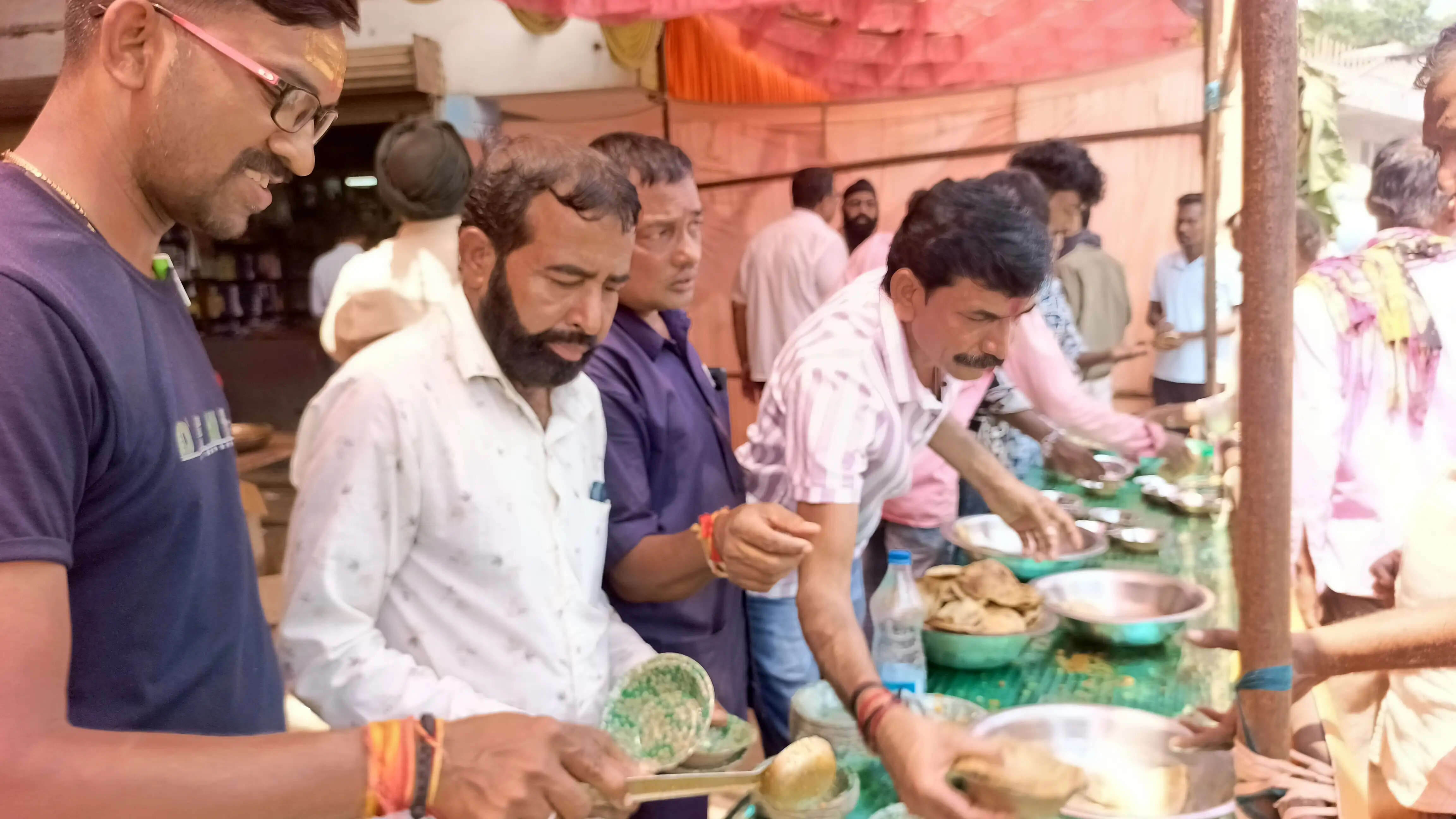 भगवान विश्वकर्मा की आराधना के साथ धमतरी में हुआ सामूहिक भंडारा