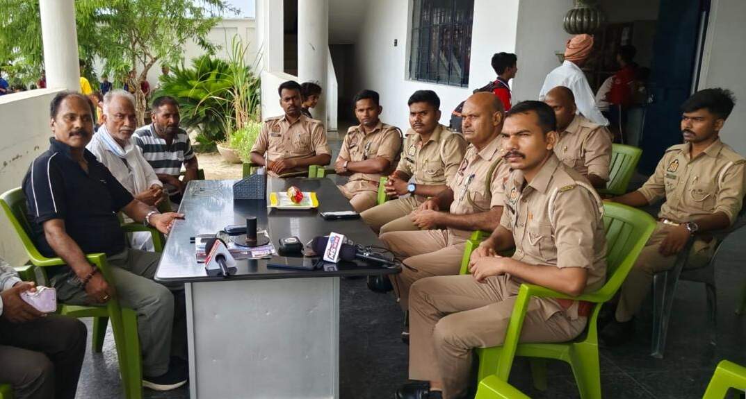 कांग्रेस जिलाध्यक्ष समेत कई नेता हाउस अरेस्ट