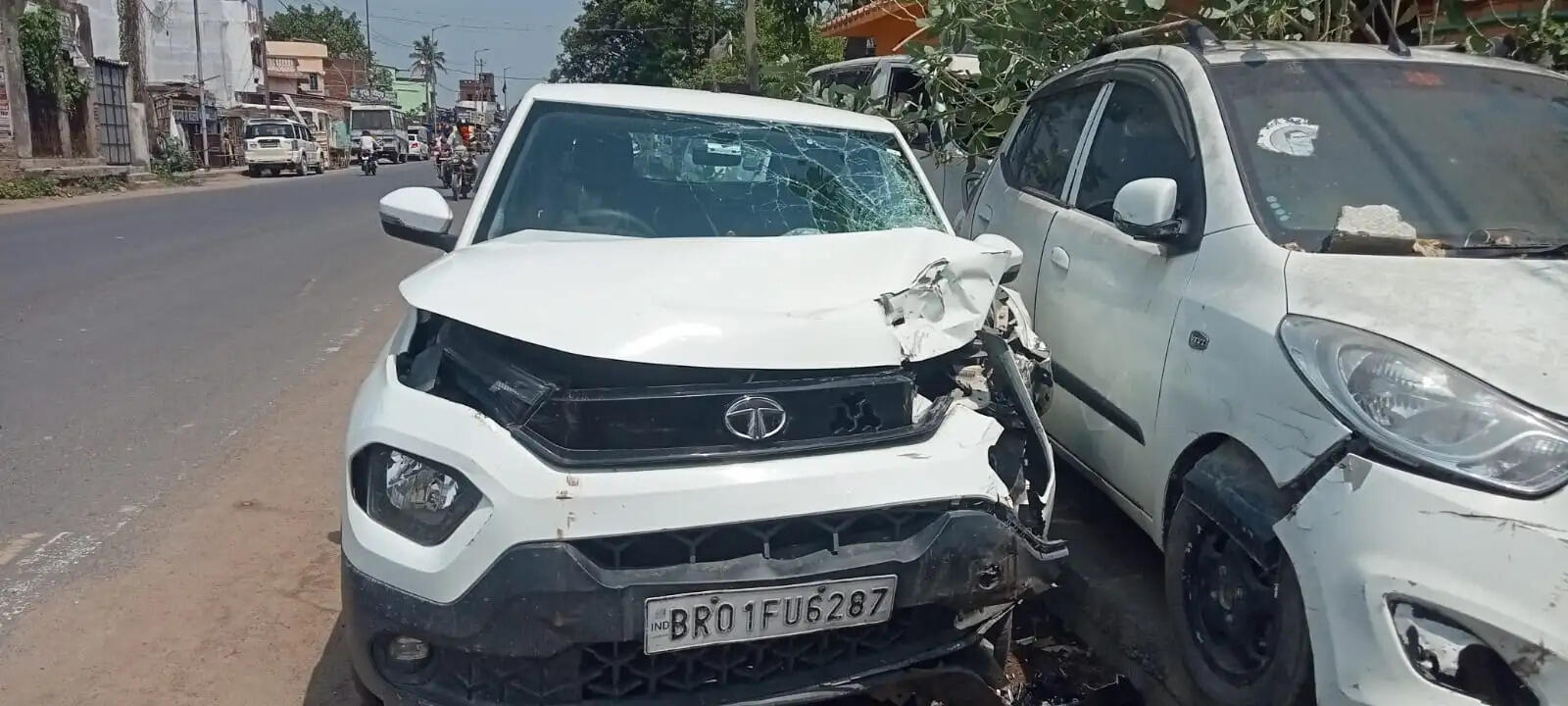 एकमा में दो वाहनों की आमने-सामने की टक्कर में राहगीर की मौत, चालक फरार