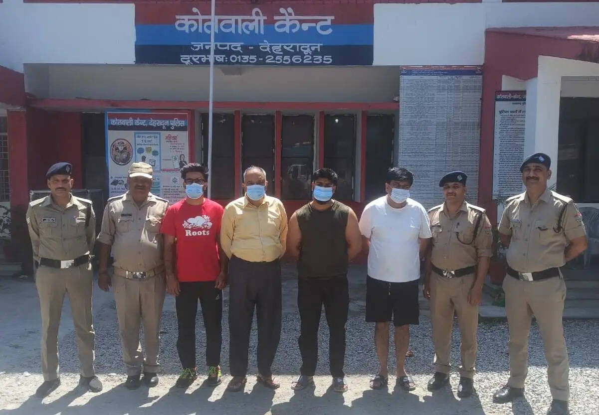 दून पुलिस ने शुरू किया ऑपरेशन नाईट स्ट्राइक