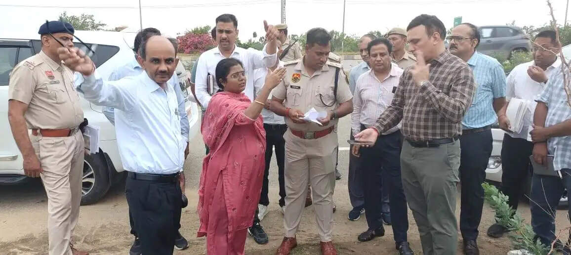 जींद : प्रधानमंत्री के जनसभा स्थल का डीसी व एसपी ने किया निरीक्षण