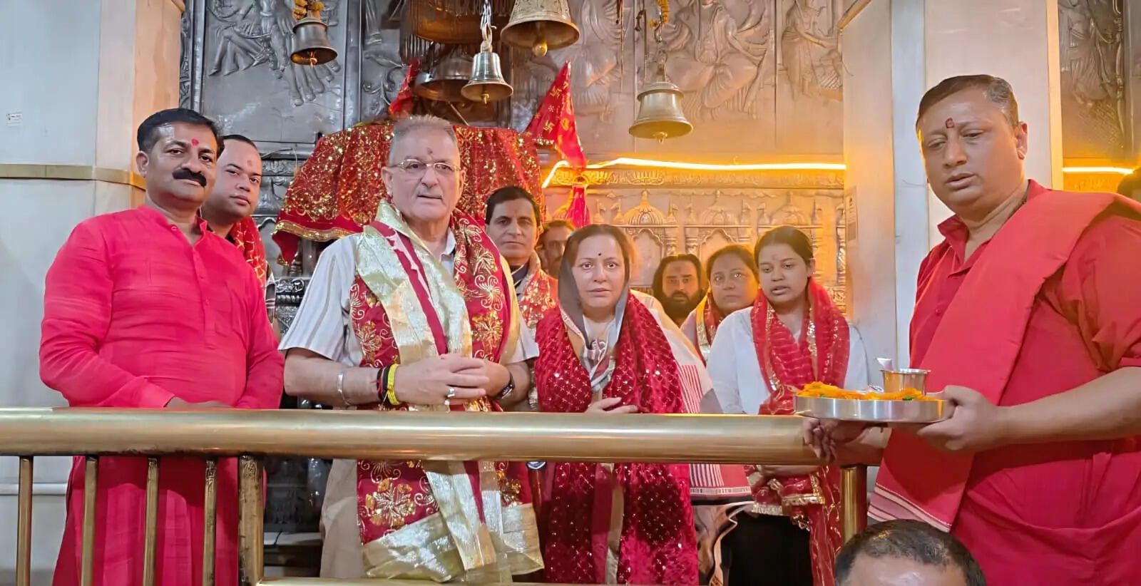 राज्यपाल ने धार्मिक पर्यटन सर्किट बनाने का किया आह्वान, मां ज्वाला देवी मंदिर में टेका माथा