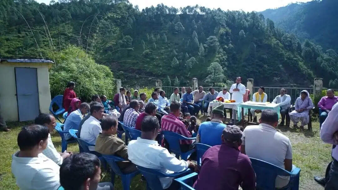 चिपलघाट में सेवा संकल्प शिविर, ग्रामीणों ने रखीं समस्याएं