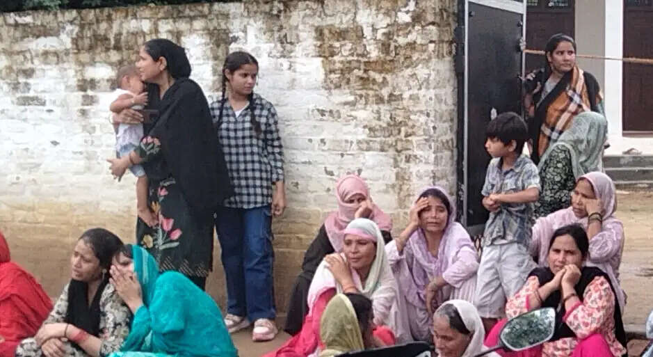 तालाब उतराता हुआ मिला युवक का शव, हत्या का आरोप लगाया