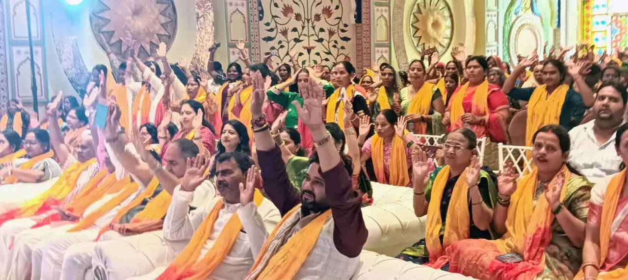 कजरी-लोकगीतों में गूंजा श्यामा प्रसाद का राष्ट्रभाव, नाट्य मंचन ने जीवंत किया संघर्ष और बलिदान