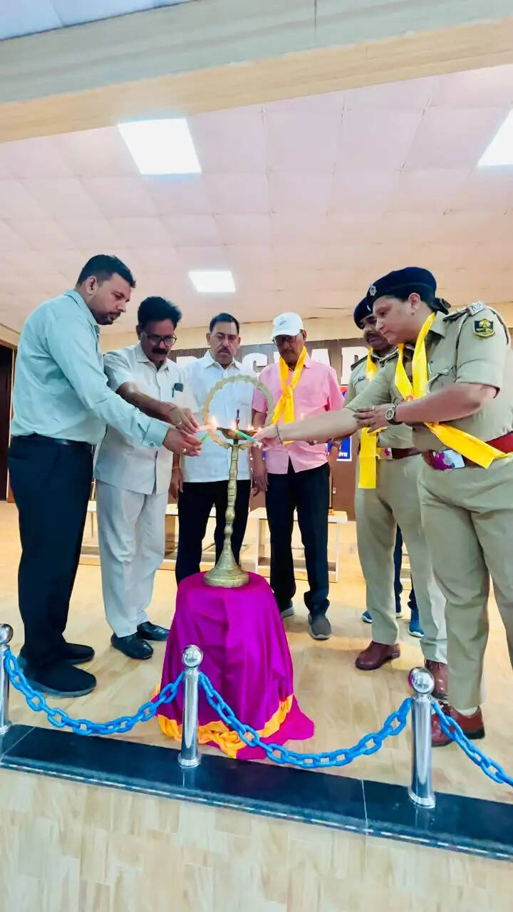 एंटी ह्यूमन ट्रैफिकिंग यूनिट द्वारा सीपीएस में छात्र-छात्राओं को किया जागरूक