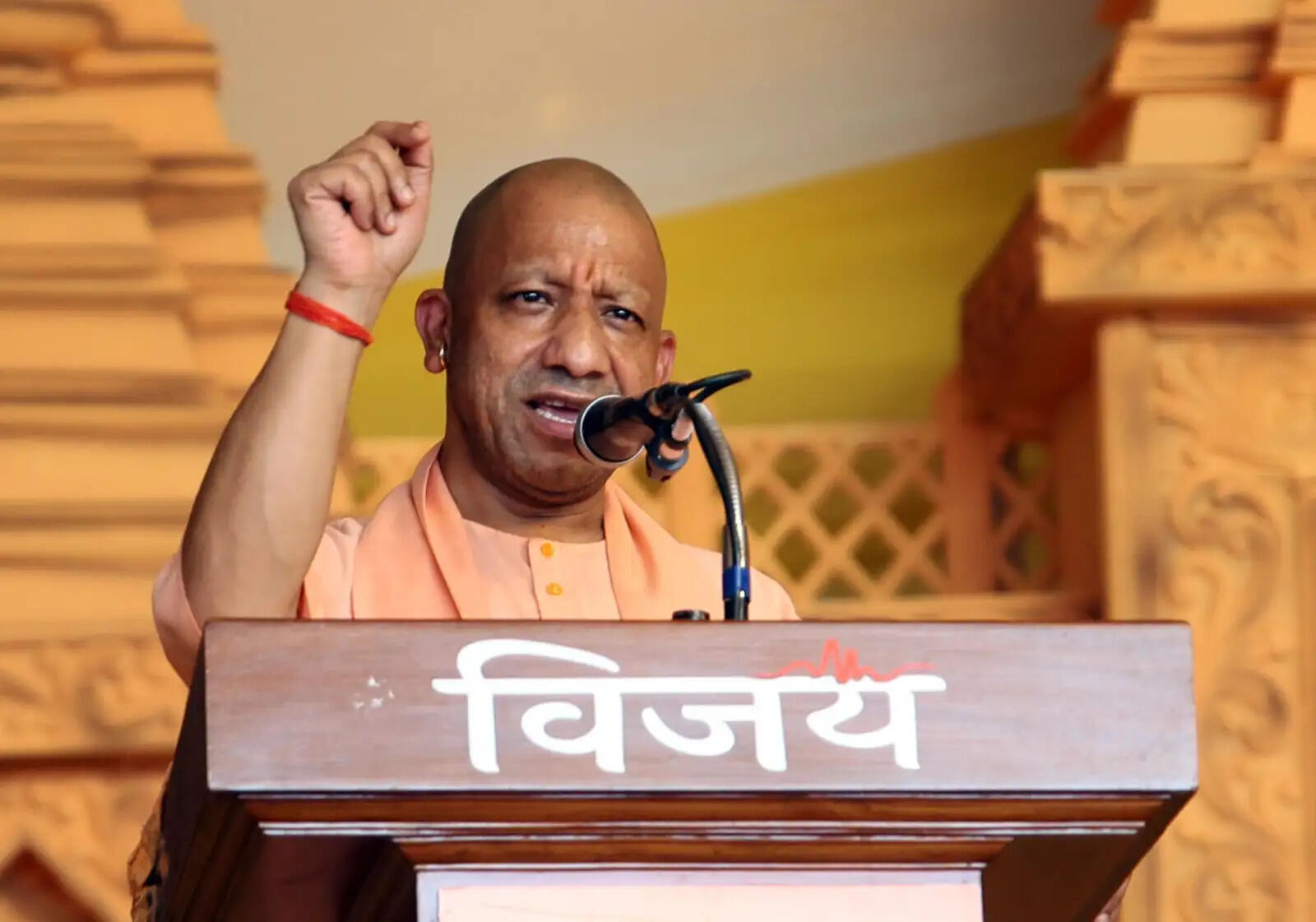 सबसे लंबा कार्यकाल पूरा करने के लिए प्रधानमंत्री मोदी को मुख्यमंत्री योगी की बधाई
