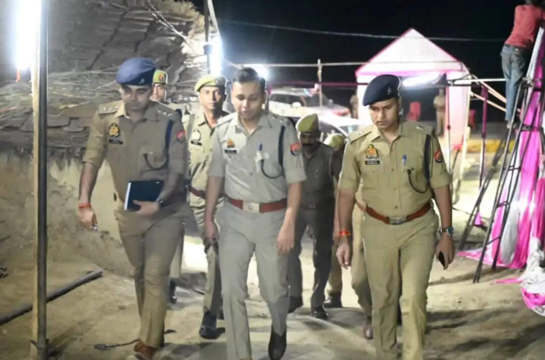 बारात में हर्ष फायरिंग से एक की मौत, चार घायल