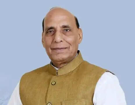 राम नगरी अयोध्या पहुंचे रक्षामंत्री राजनाथ सिंह, रामलला के किये दर्शन