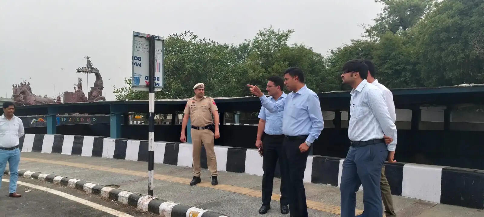 गुरुग्राम: राष्ट्रीय राजमार्ग की ड्रेन की रोजाना हो सफाई: प्रदीप दहिया