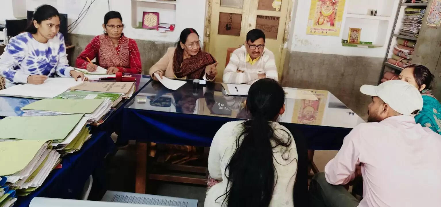 परिवार परामर्श केंद्र में काउंसिलिंग के बाद साथ रहने काे राजी हुए दंपत्ति