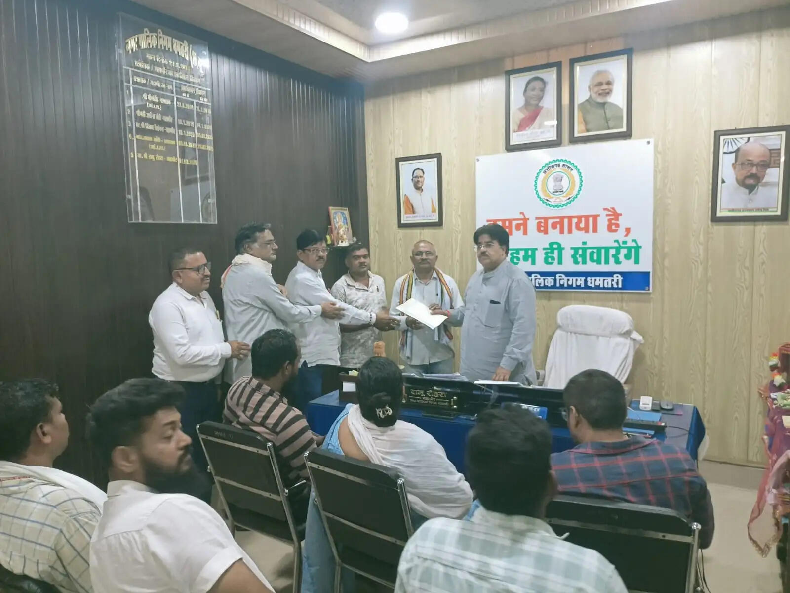नगर निगम कर्मचारियों का मई माह का वेतन अटका, कर्मचारी आक्रोशित