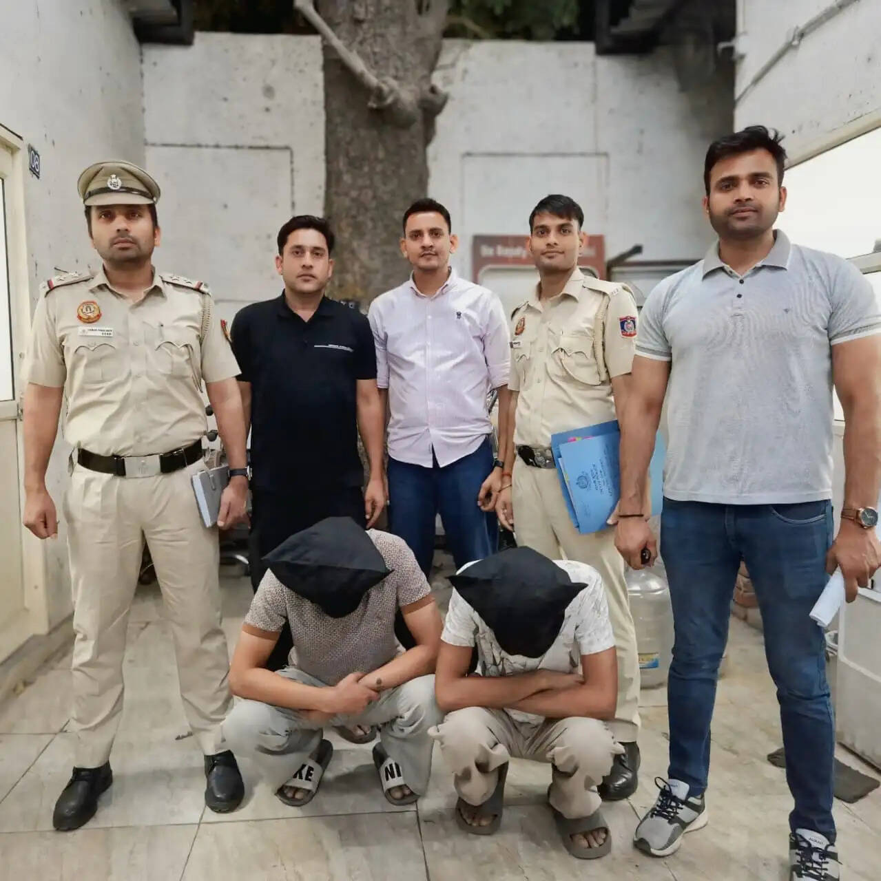 फर्जी महिला प्रोफाइल बनाकर ‘पूजा-पाठ’ के नाम पर देशभर में ठगी, दो आरोपित दबोचे