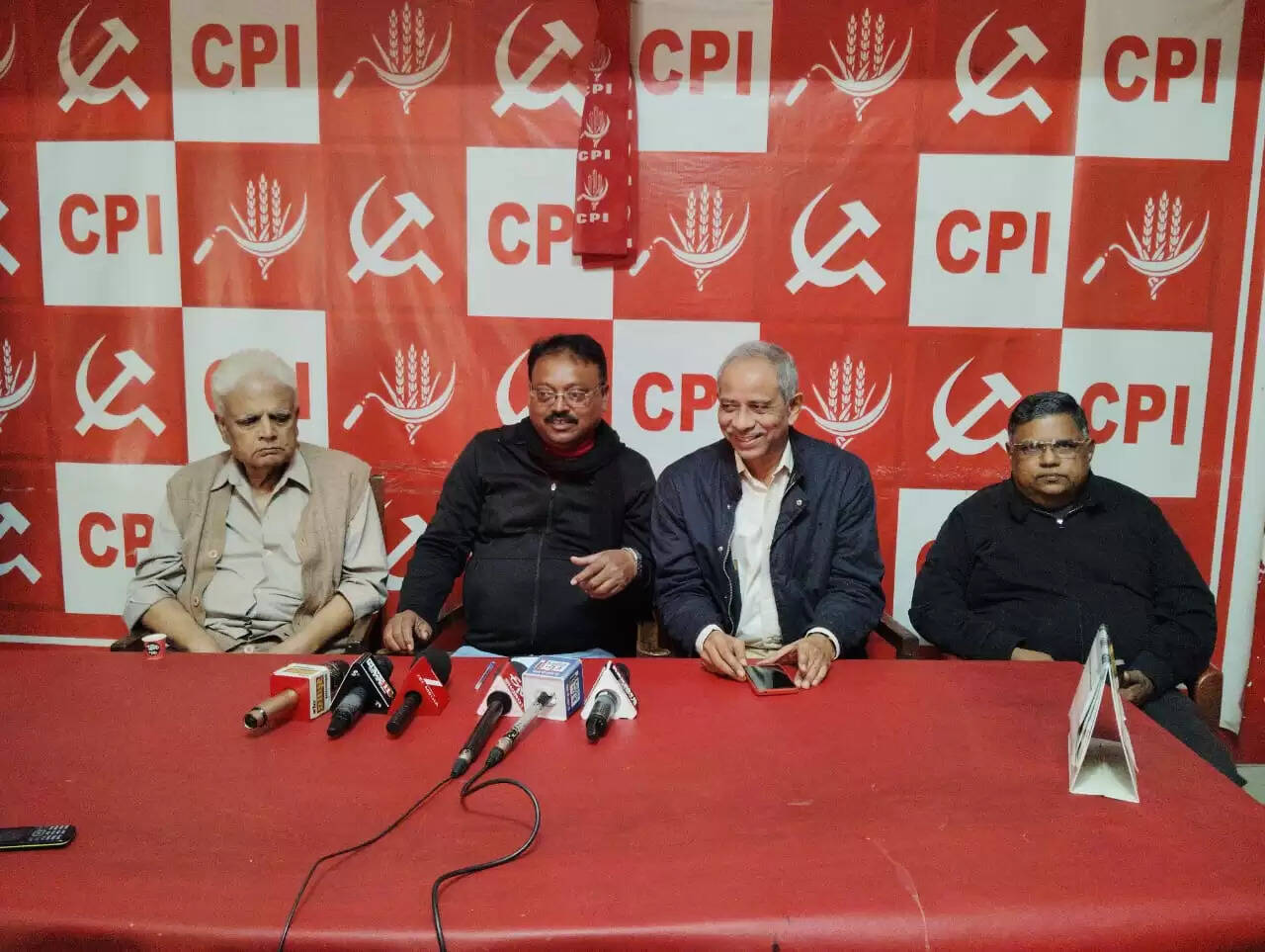 एचईसी को बंद कर और इसकी भूमि की लूट का हो रहा प्रयास : वामदल