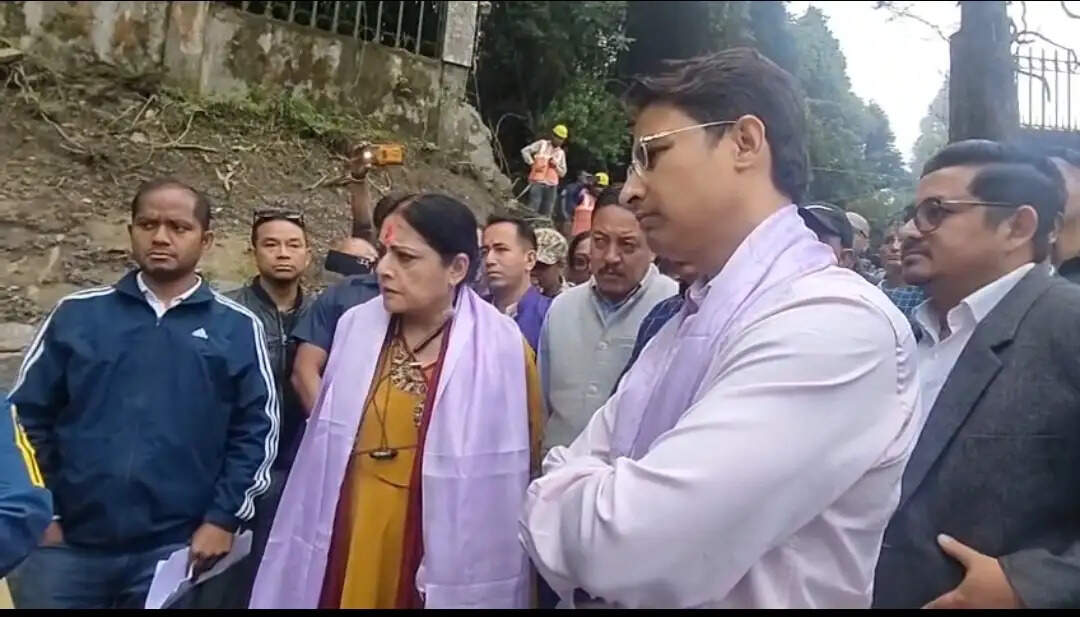 दार्जिलिंग–मिरिक दौरे पर पहुंची मंत्री अग्निमित्रा पाल, जल समस्या समाधान पर जोर