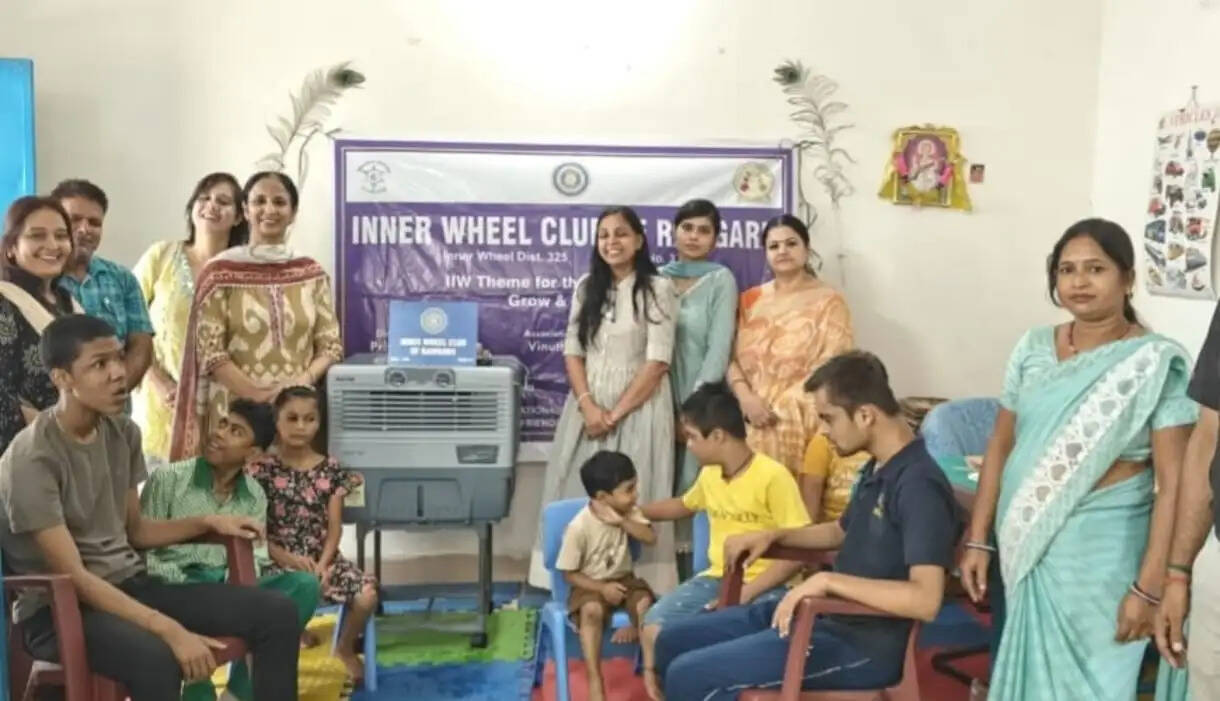 उम्मीद विद्यालय के बच्चों को गर्मी से राहत के लिए कुलर की भेंट