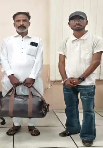 अभय कमांड एंड कंट्रोल सेंटर की सक्रियता से मिला खोया बैग : पिता पुत्र के चेहरे खिले