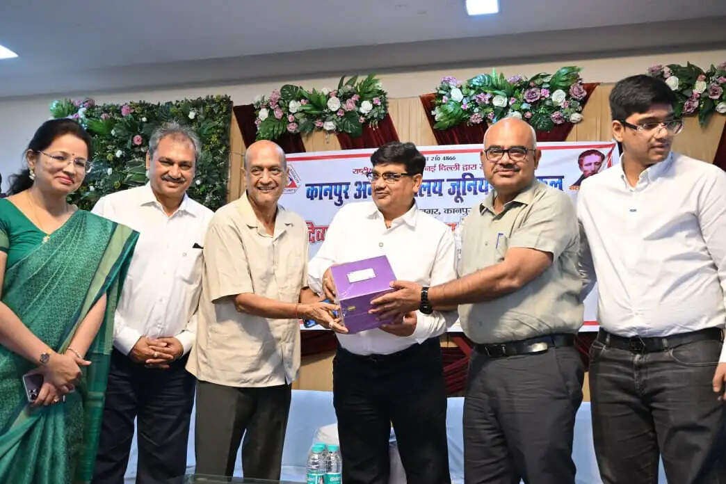 नेत्र शिविर से बदलेगी बच्चों की जिंदगी : जिलाधिकारी