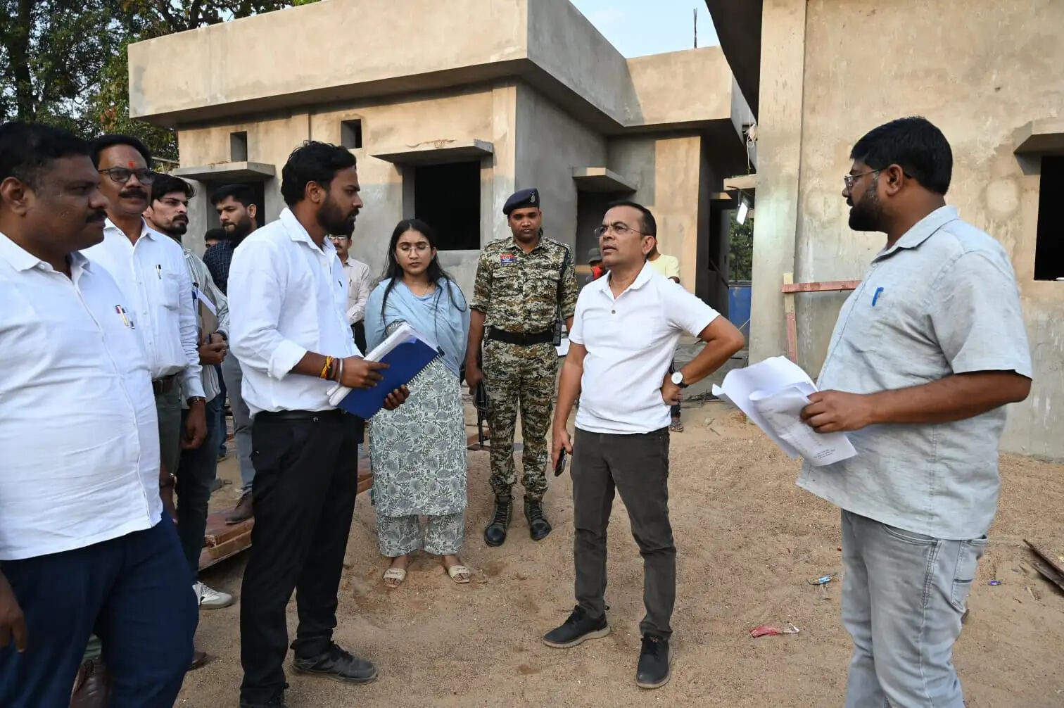 जांजगीर-चांपा में जल आवर्धन योजनाओं का कलेक्टर ने किया निरीक्षण, धीमी प्रगति पर ठेकेदार को लगाई फटकार