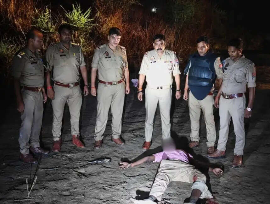 पुलिस-बदमाशो के बीच मुठभेड़ में एक बदमाश घायल, दूसरा फरार