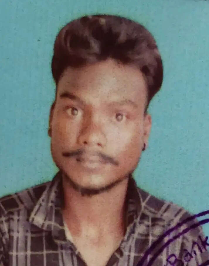 विजयवाड़ा में करंट से बाेकाराे के युवक की मौत