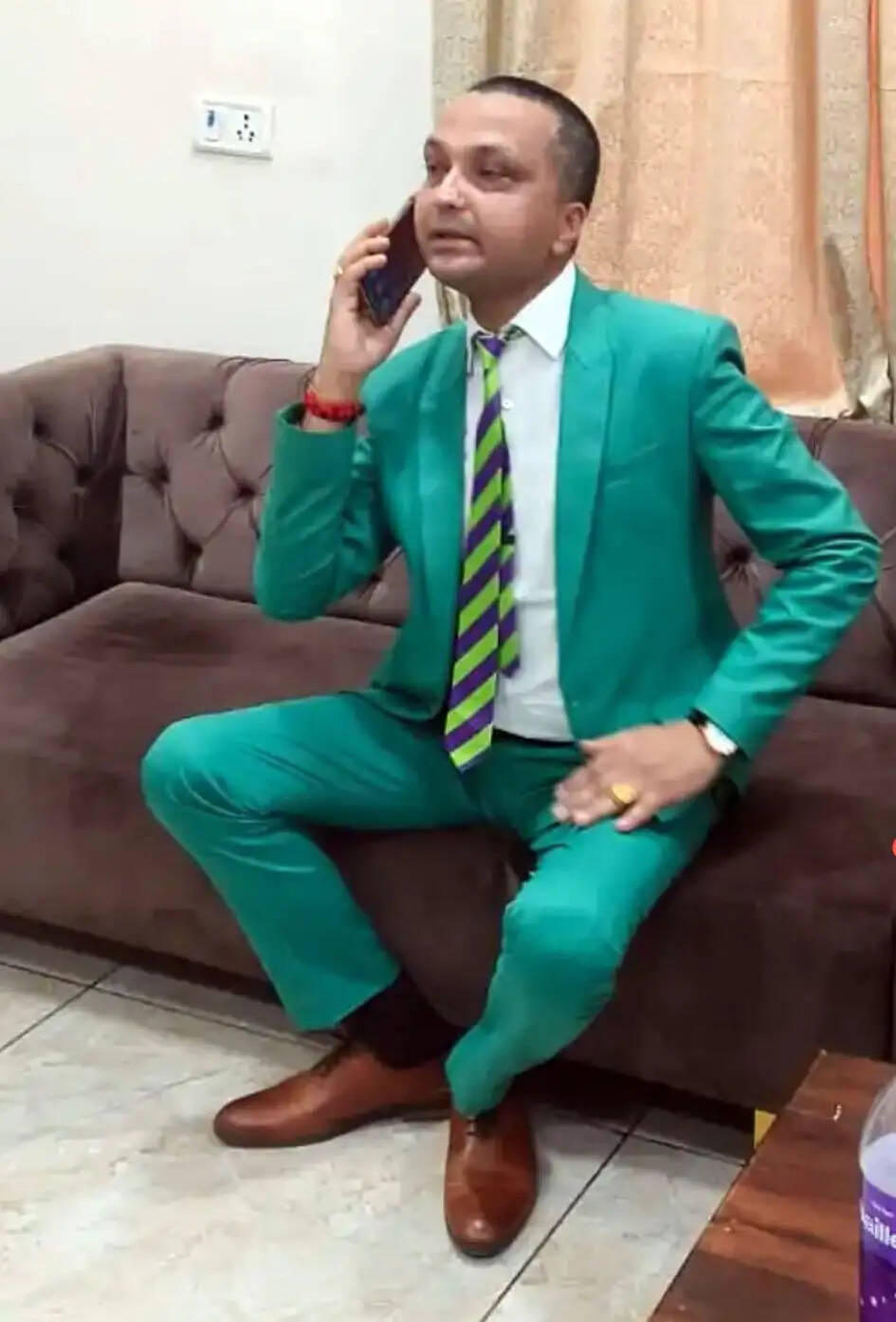 उज्जैन में ज्वाइंट सेकेट्री बनकर अधिकारियों पर झाड़ा रौब, सच्चाई सामने आई तो जोडऩे लगा हाथ