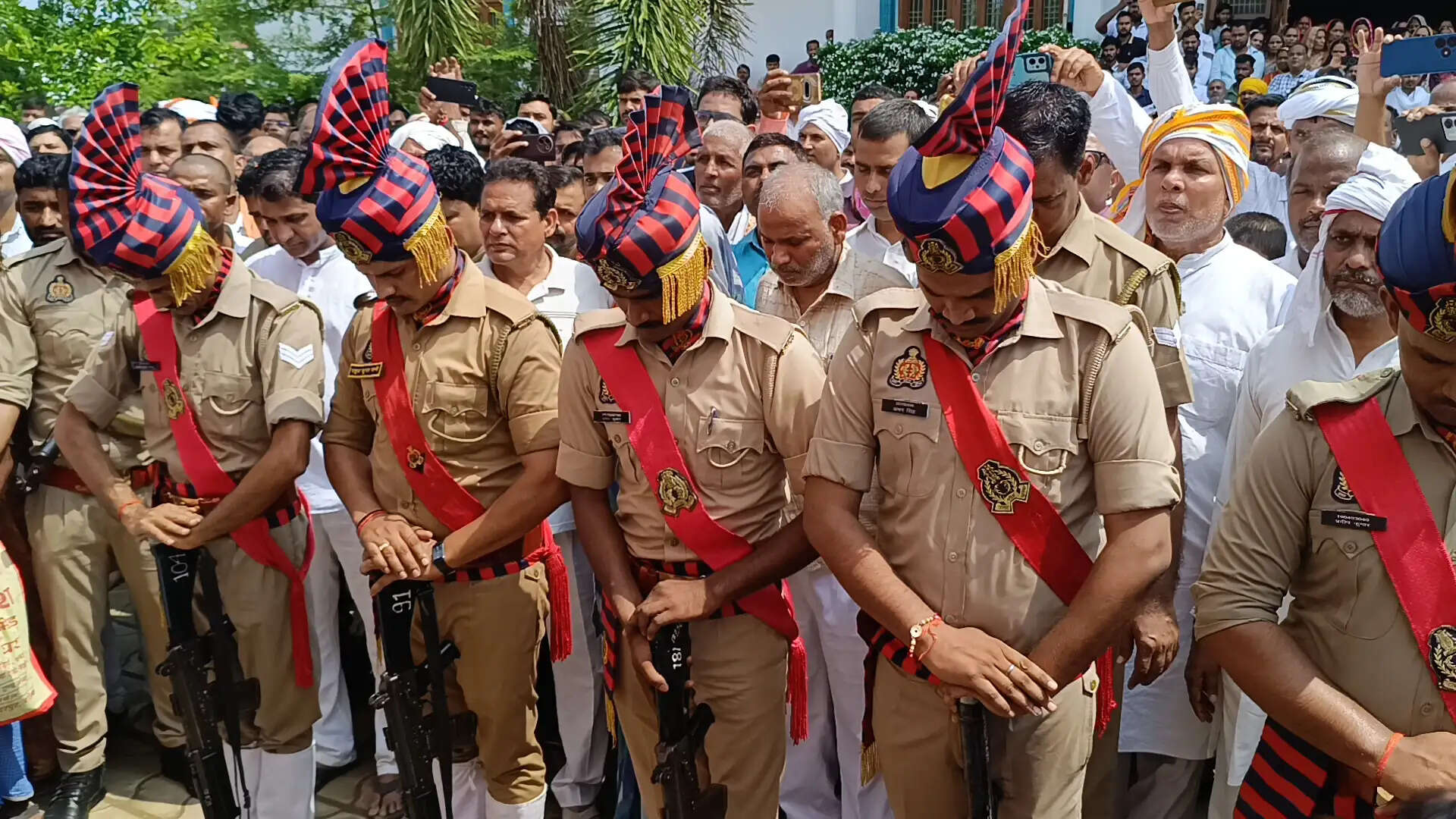 राजकीय सम्मान के साथ पूर्व नेता प्रतिपक्ष रामगोविंद चौधरी का हुआ अंतिम संस्कार, हजारों लोगों ने नम आंखों से दी विदाई