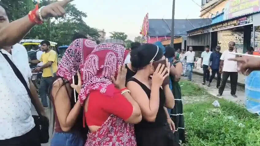 रामगंगा के दो होटलों में पुलिस की छापेमारी, कई महिलाएं गिरफ्तार