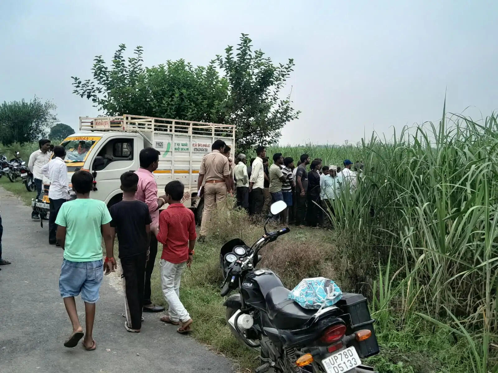 पसगवां में गन्ने के खेत के किनारे मिला युवक का शव, ससुराल पक्ष पर हत्या का आरोप, फॉरेंसिक टीम ने जुटाए साक्ष्य