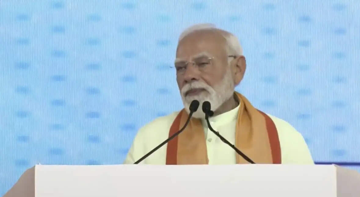 (लीड) प्रधानमंत्री ने तमिलनाडु के मदुरै में 4,400 करोड़ की परियोजनाओं का किया उद्घाटन-शिलान्यास,कनेक्टिविटी पर दिया जोर