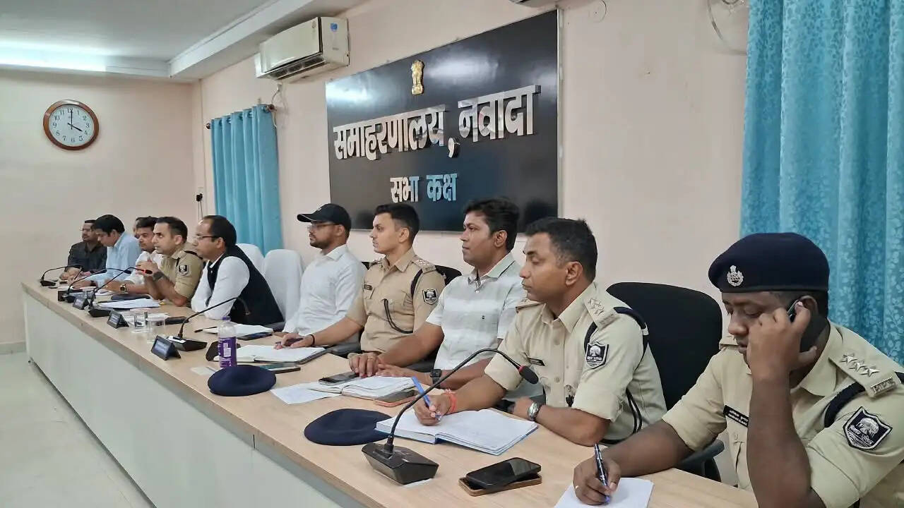 नवादा में पुलिस की बड़ी कार्रवाई, 391 लीटर महुआ शराब के साथ 23 गिरफ्तार