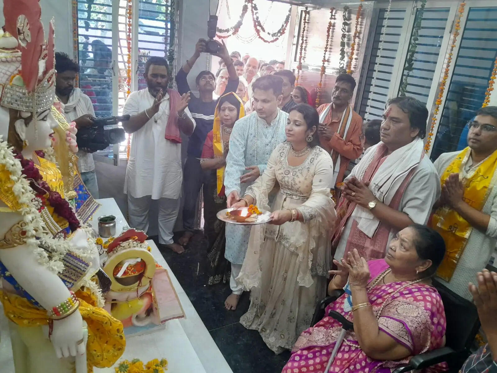 धूमधाम से प्रभु राम, भ्राता लक्ष्मण और माता सीता की प्रतिमाओं की हुई प्राण प्रतिष्ठा