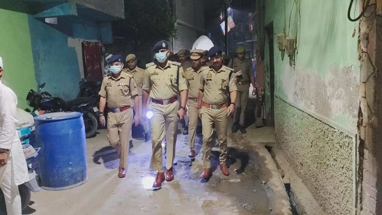 मुरादाबाद : दंपति की चाकू से गोदकर हत्या, हत्यारोपित पड़ाेसी फरार