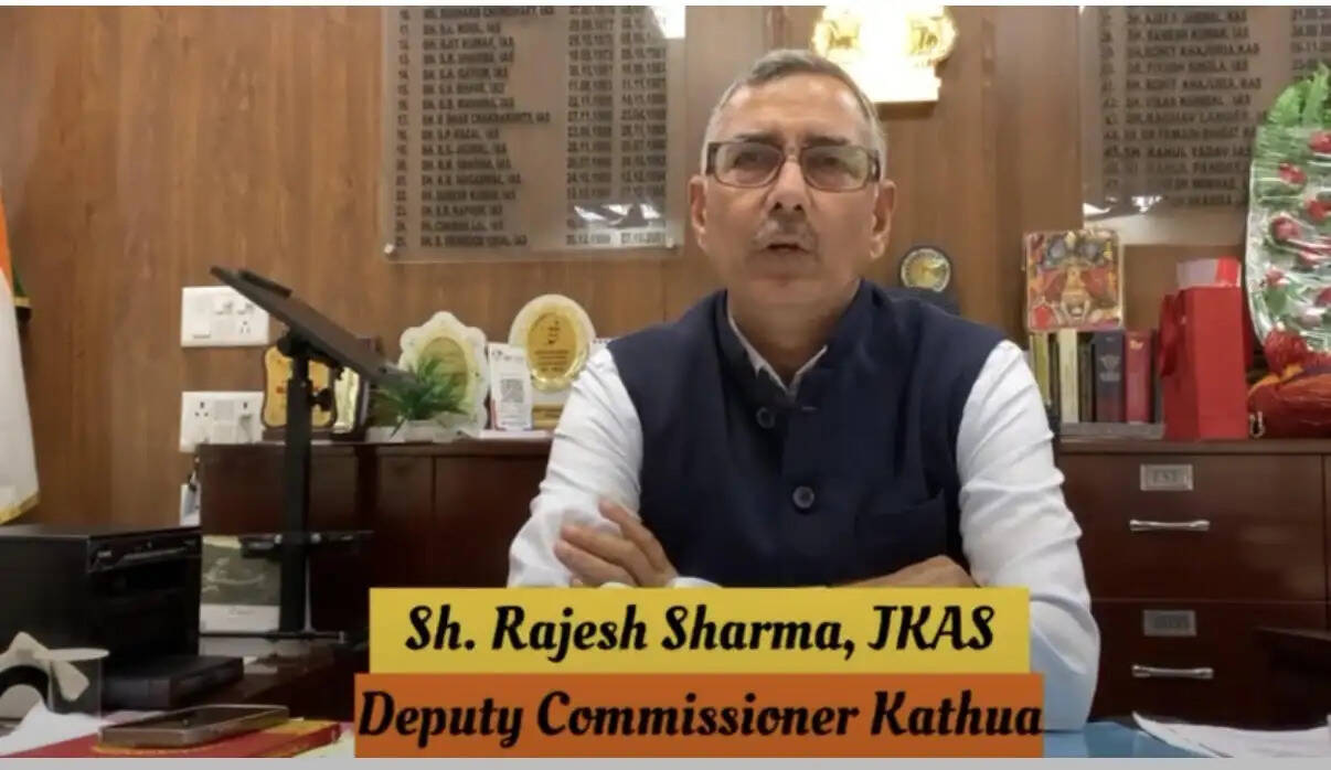 डीसी कठुआ की अपील-सर्वाइकल कैंसर टीकाकरण अभियान में बढ़-चढ़कर लें हिस्सा