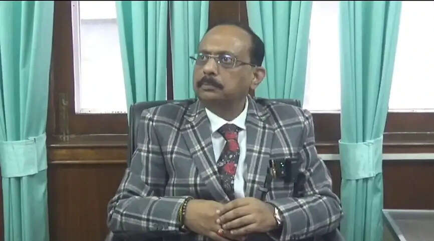 मुख्य सचिव ने चेस्टर हिल भूमि मामले में आरोपों को बताया बेबुनियाद, पूर्व उच्च अधिकारियों पर साज़िश के आरोप